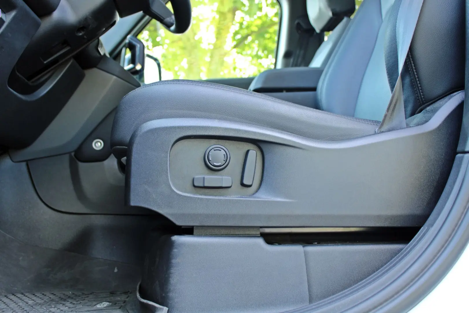 Defender 110 X-Dynamic SE PANO AHK 360  MATRIX