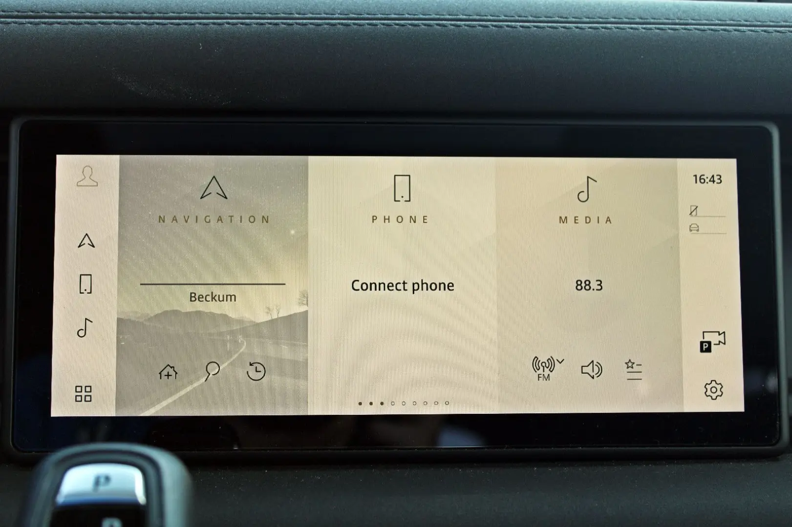 Defender 110 X-Dynamic SE PANO AHK 360  MATRIX