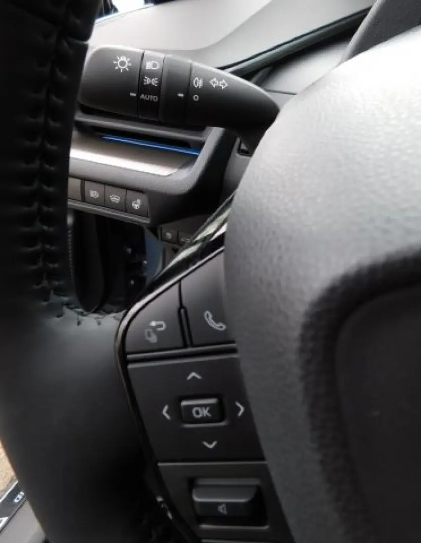 Prius 2.0 Plug-in Hybrid (PHEV) Advanced  LED