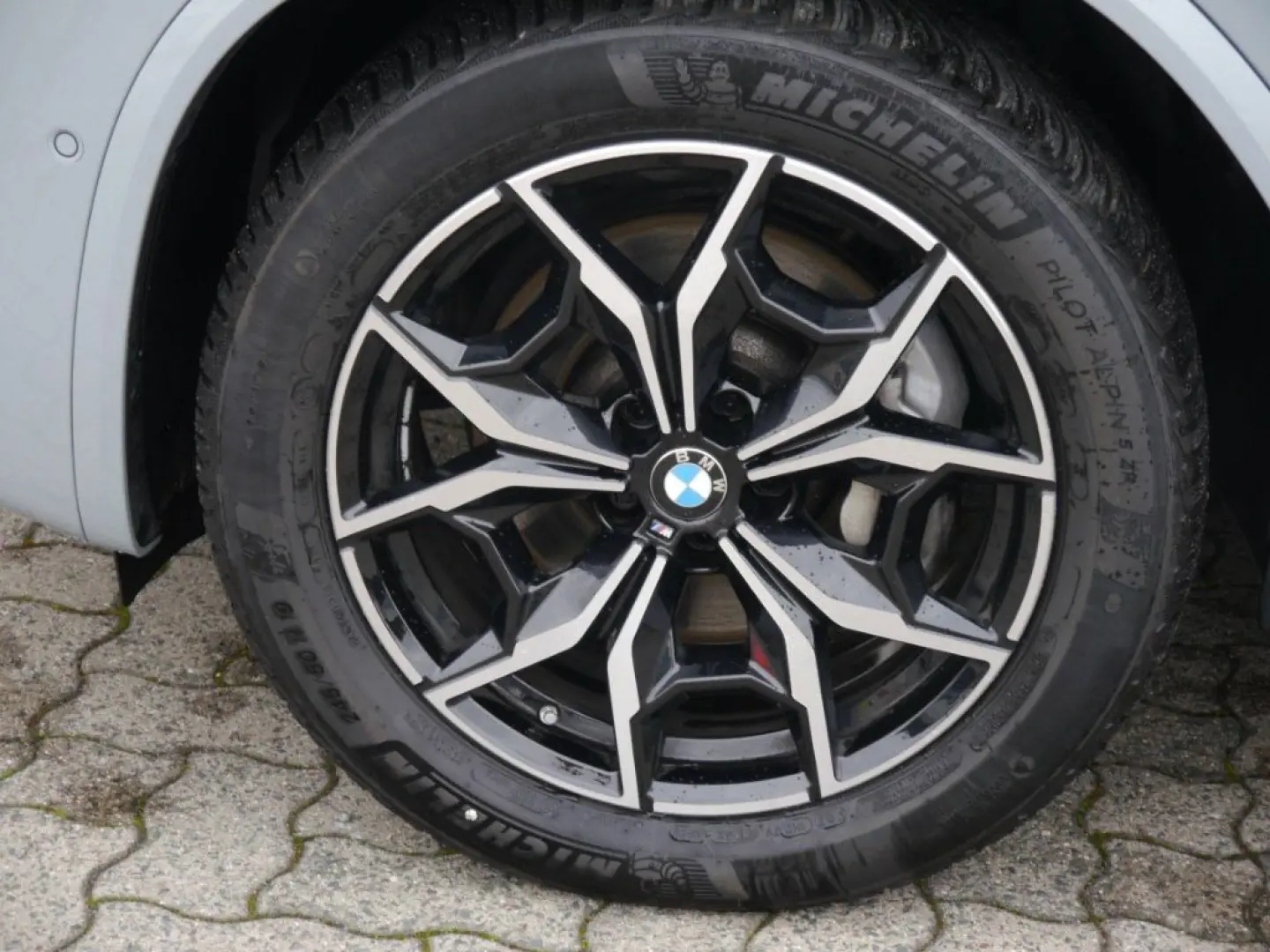 X3 xDrive30i M Sport A.  PANODACH H&K HUD AHK