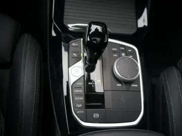 X3 xDrive30i M Sport A.  PANODACH H&K HUD AHK