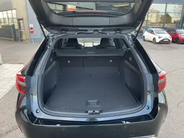 Corolla Touring Sports Hybrid Team D