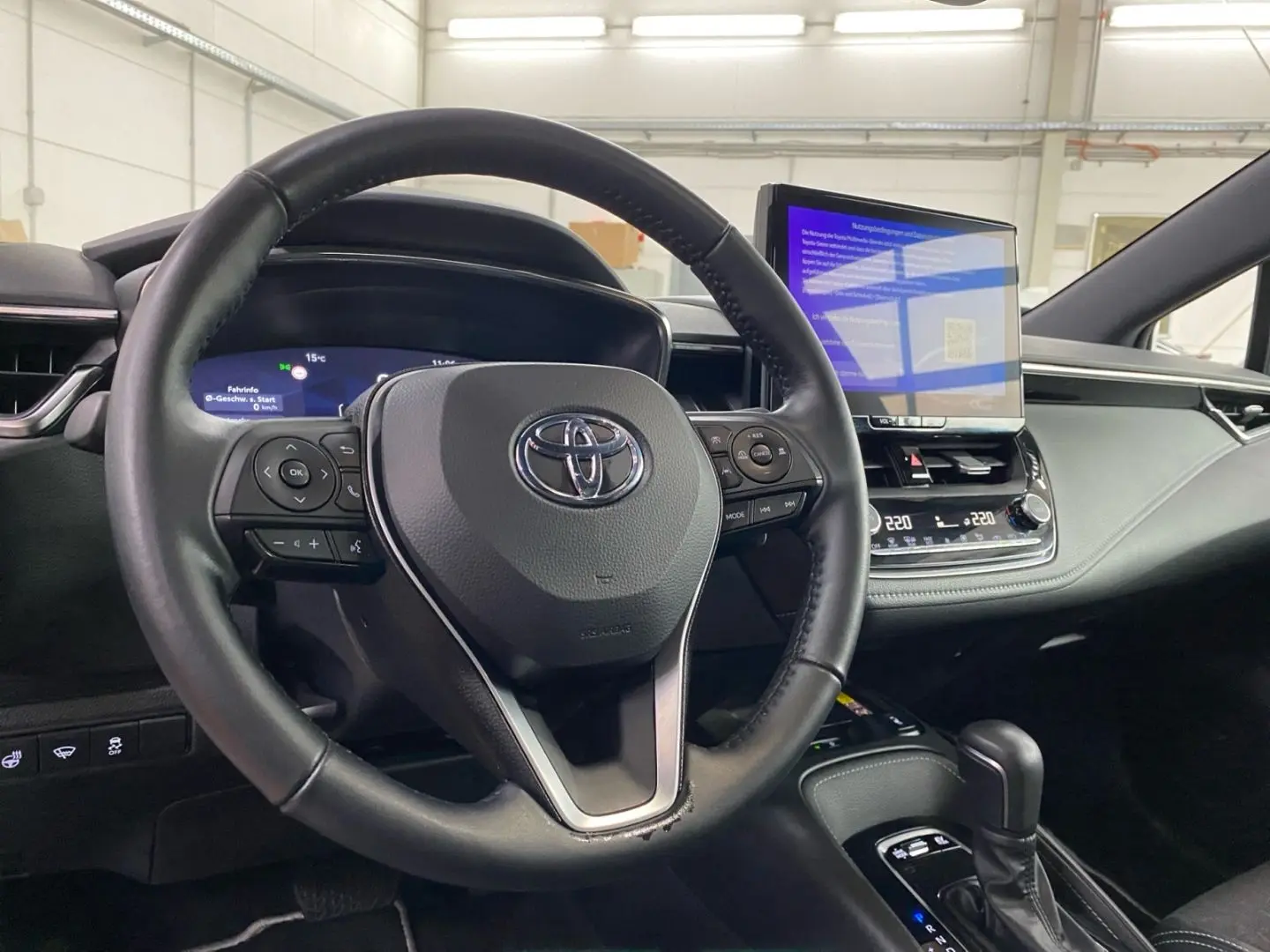 Corolla 2.0 Hybrid Team D  LED ACC CarPlay RCam