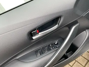 Corolla 2.0 Hybrid Team D  LED ACC CarPlay RCam