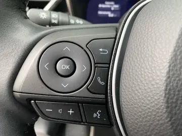 Corolla 2.0 Hybrid Team D  LED ACC CarPlay RCam