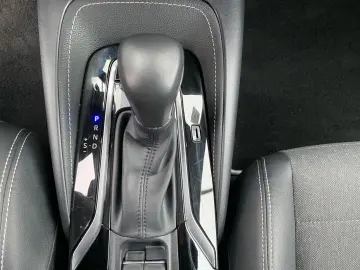 Corolla 2.0 Hybrid Team D  LED ACC CarPlay RCam