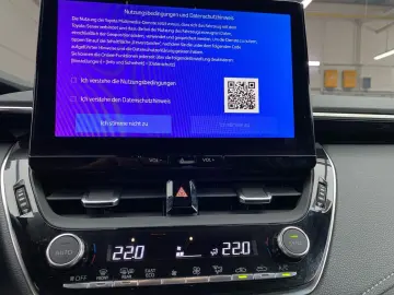 Corolla 2.0 Hybrid Team D  LED ACC CarPlay RCam