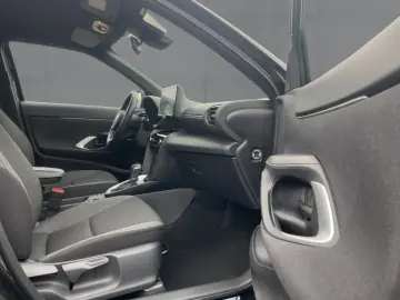 Yaris Cross 1.5 VVT-iE Hybrid TEAM D ACC LED NAV