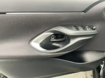 Yaris Cross 1.5 VVT-iE Hybrid TEAM D ACC LED NAV