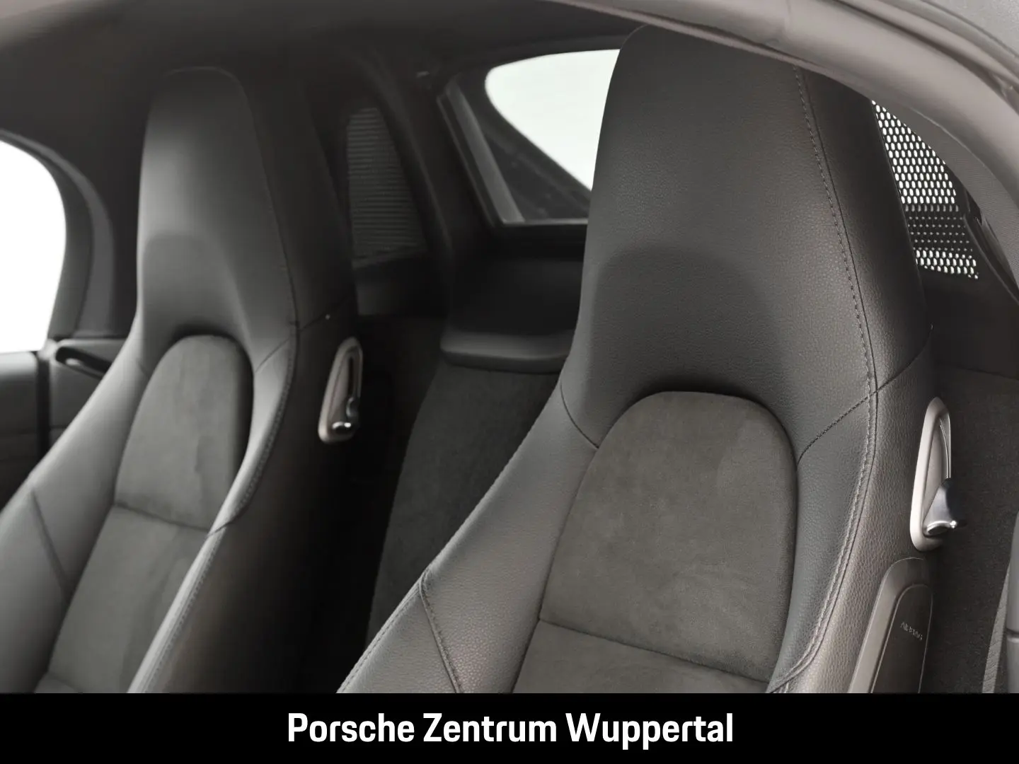 Boxster 718 Lenkradheizung nur 29.927 km 20-Zoll