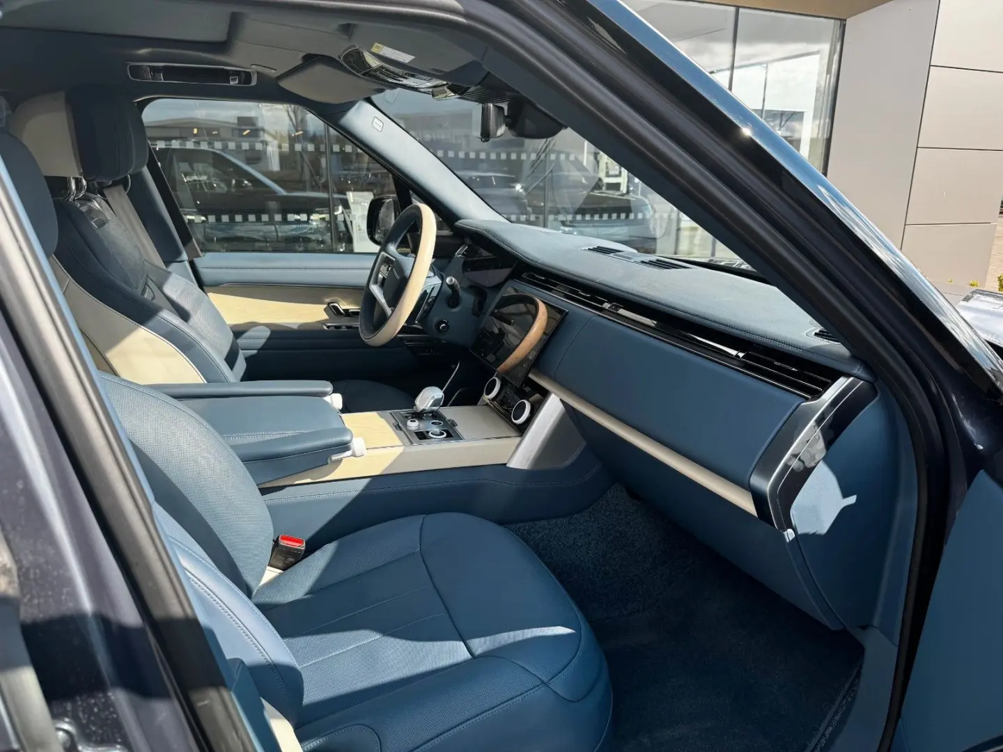 Range Rover P530 SV - 23  - AHK - Kommission