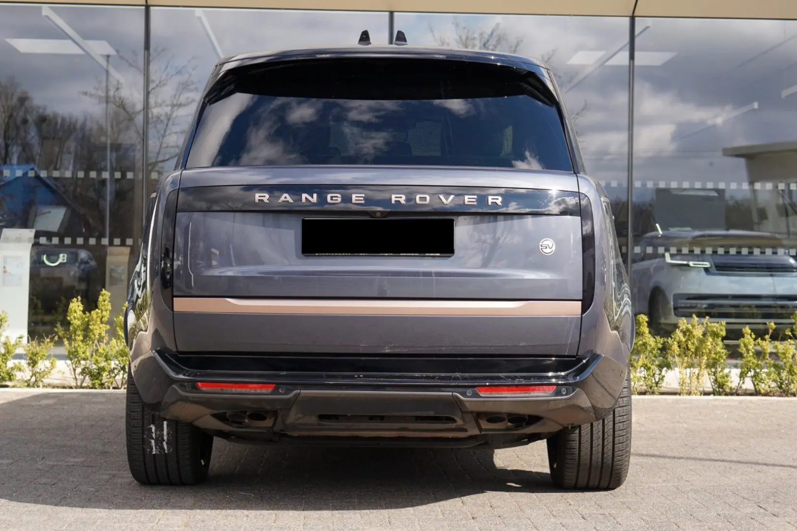 Range Rover P530 SV - 23  - AHK - Kommission