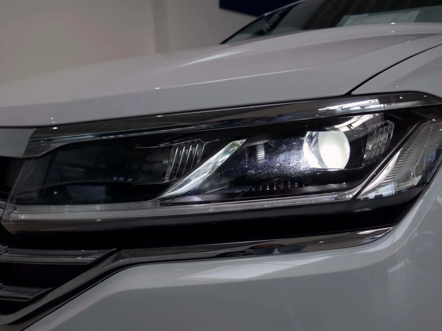 Touareg 3.0 TDI V6 4MOTION   LED RFK ACC Navi