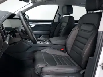 Touareg 3.0 TDI V6 4MOTION   LED RFK ACC Navi