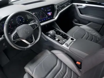 Touareg 3.0 TDI V6 4MOTION   LED RFK ACC Navi