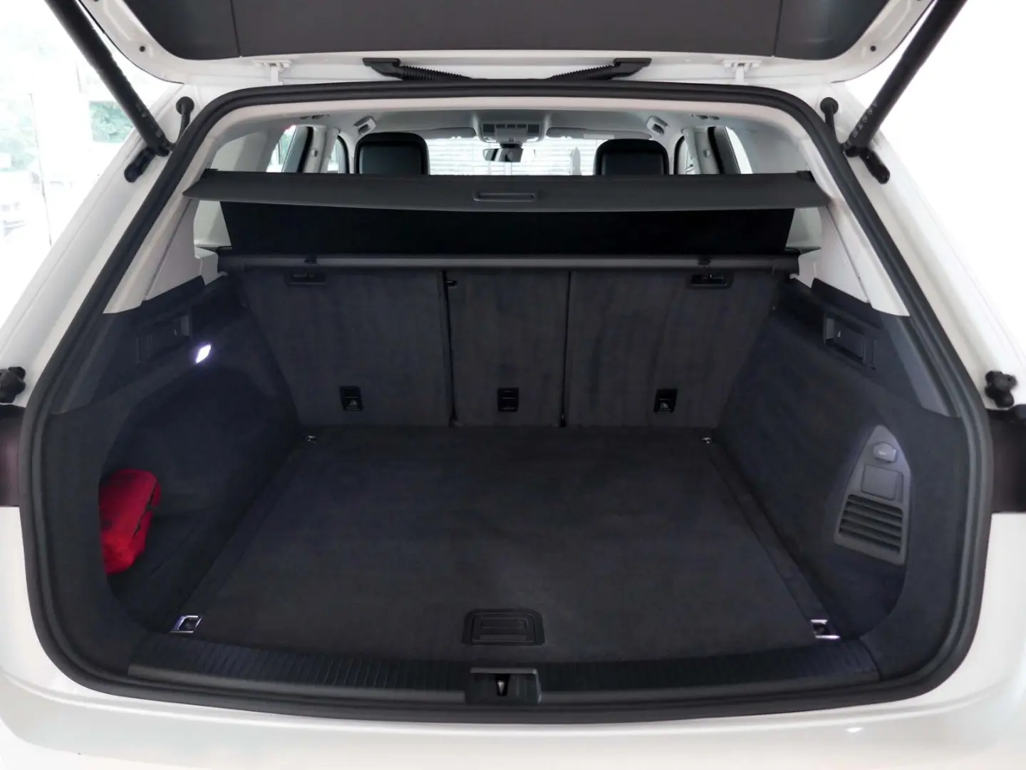 Touareg 3.0 TDI V6 4MOTION   LED RFK ACC Navi