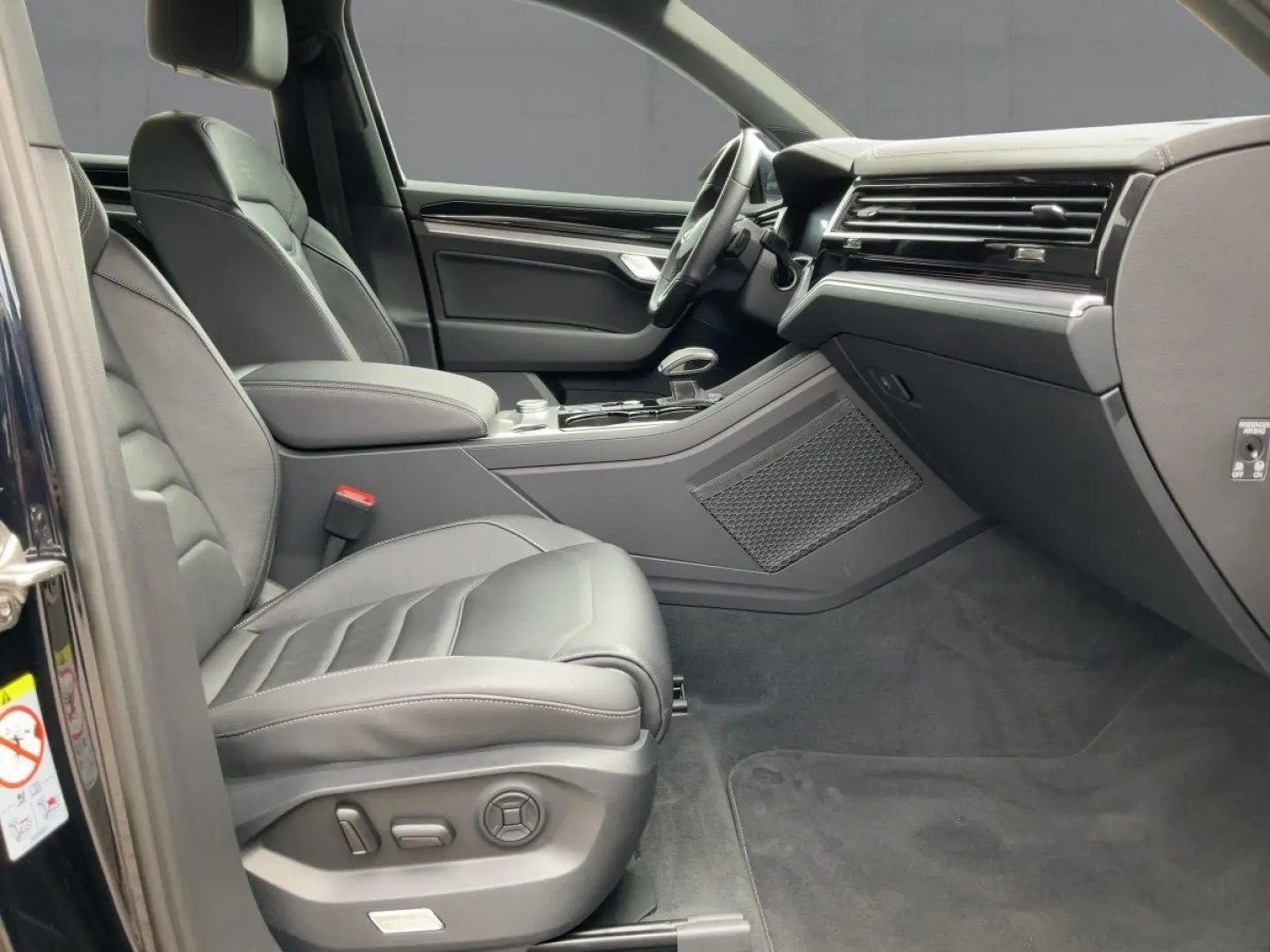 Touareg 3.0TDI 4M R-LINE LED NAVI ACC SHZ KAMERA