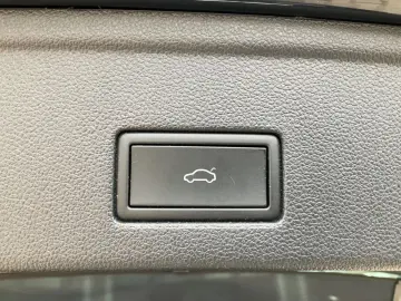 Touareg 3.0TDI 4M R-LINE LED NAVI ACC SHZ KAMERA