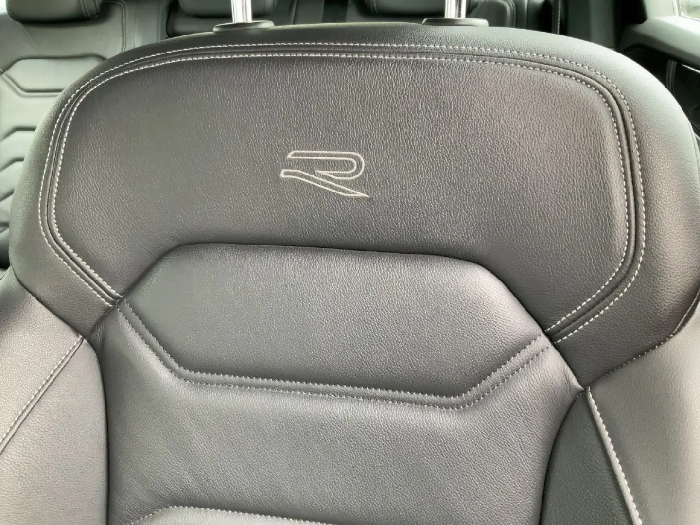 Touareg 3.0TDI 4M R-LINE LED NAVI ACC SHZ KAMERA