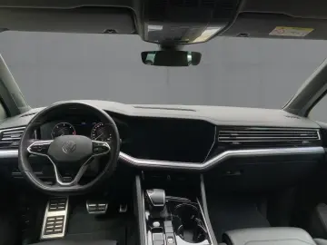 Touareg 3.0 TDI 4M R-LINE LED NAVI AHK ACC RFK