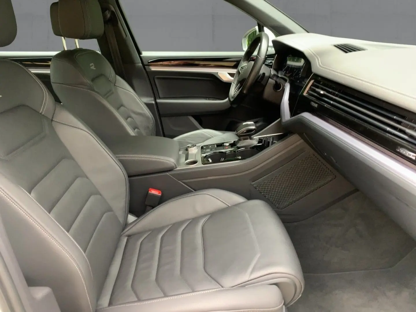 Touareg 3.0 TDI 4M R-LINE LED NAVI AHK ACC RFK