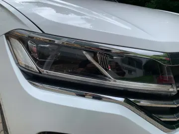 Touareg 3.0 TDI 4M R-LINE LED NAVI AHK ACC RFK