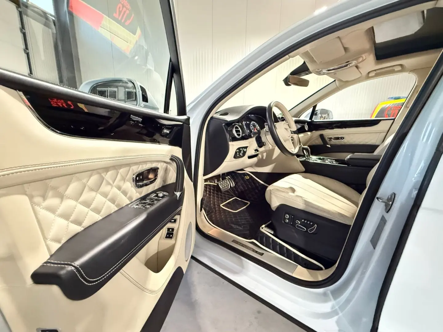 Bentayga 6.0 W12 PANO 608PS 4x4 360  FULL