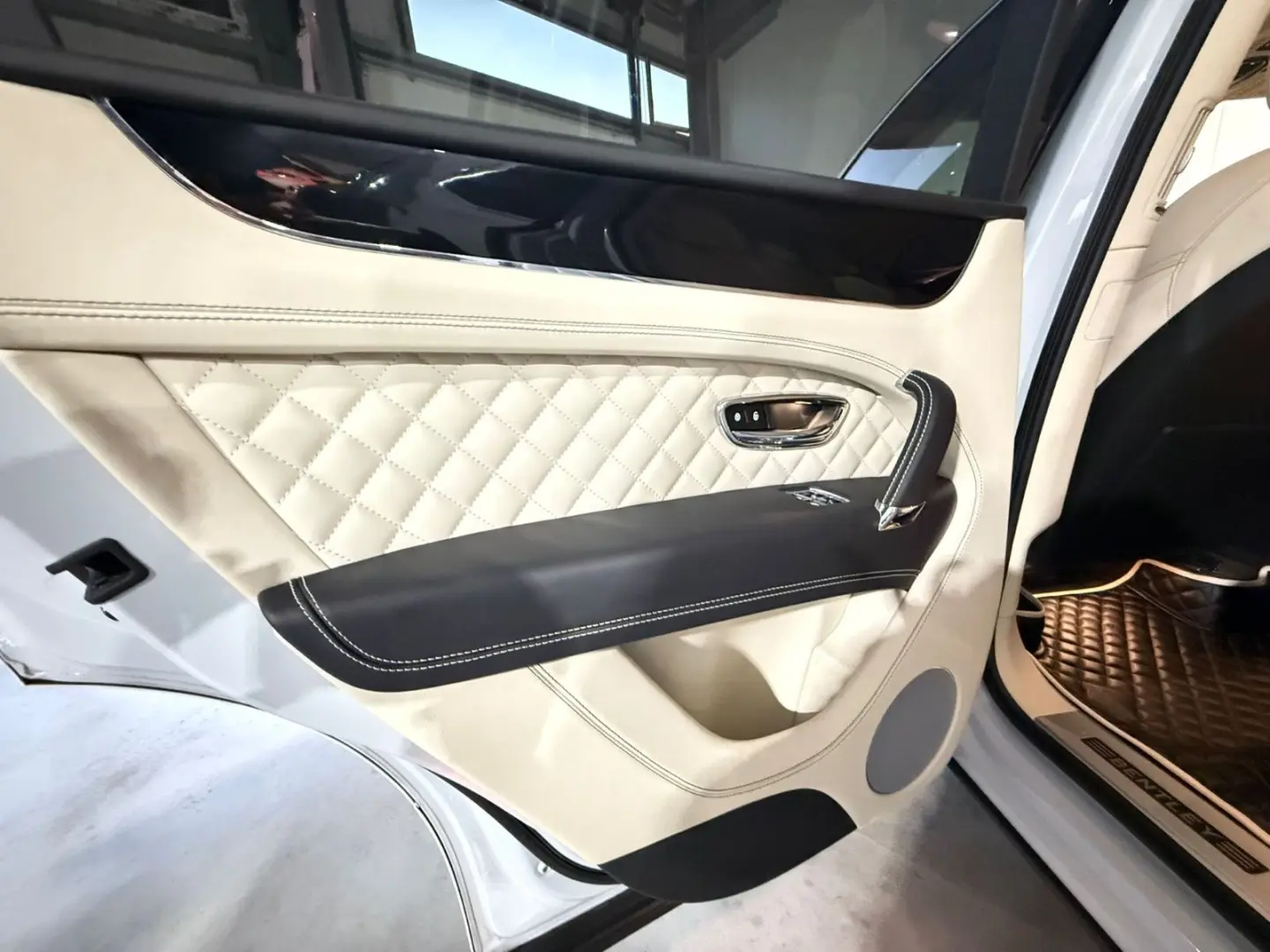 Bentayga 6.0 W12 PANO 608PS 4x4 360  FULL