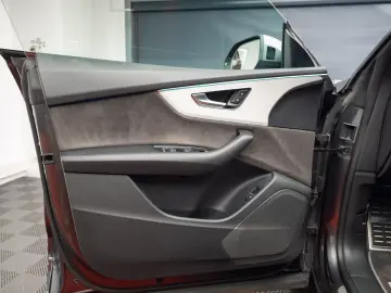 Audi Q8 Quattro 3 0 TDI S line pano