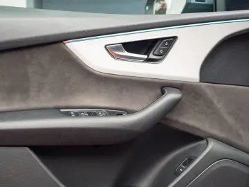 Audi Q8 Quattro 3 0 TDI S line pano