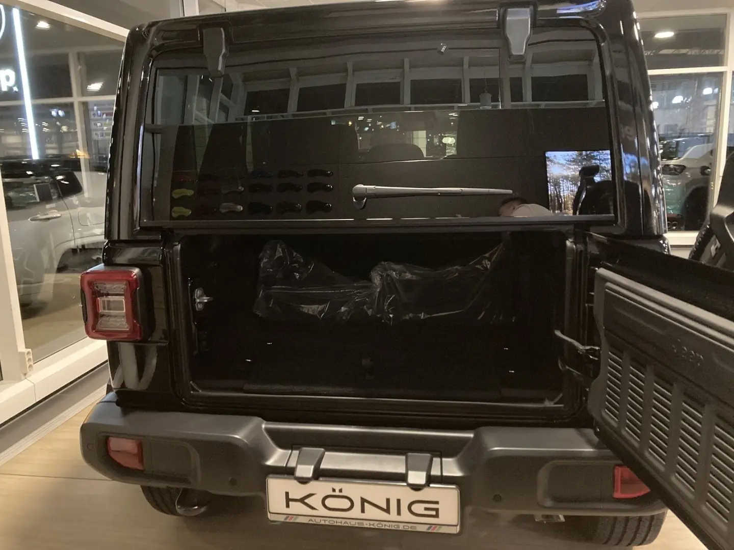 Wrangler MY24 Sahara 2.0l T-GDI 270 PS 4x4