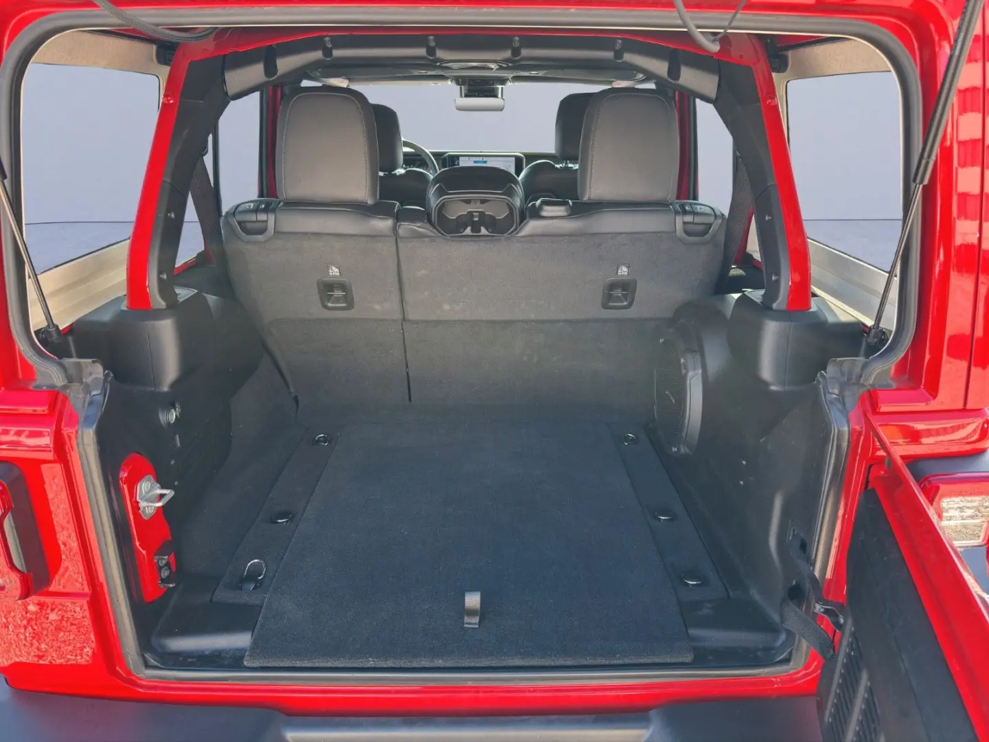 Wrangler ICE MY24 Sahara 2.0l T-GDI (272PS)