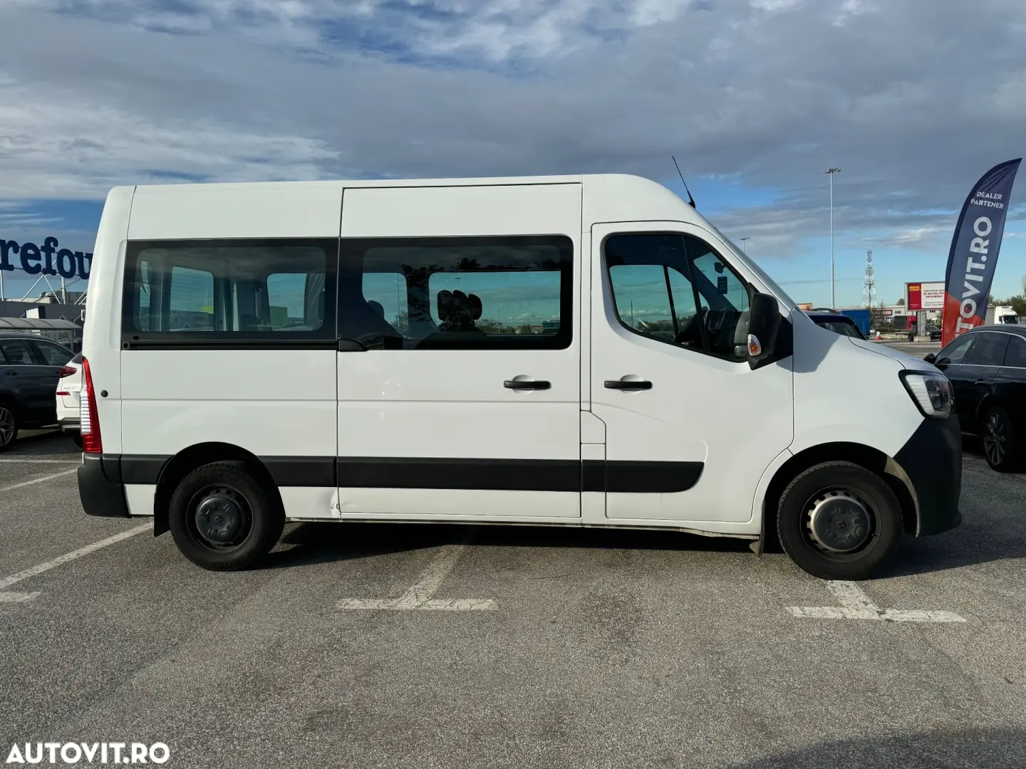 Renault Master 2.3 Blue dCi 145 TT Combi 3 5t L2H2 8 1