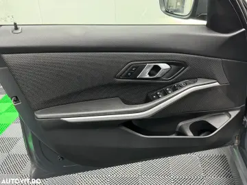 BMW Seria 3 320d xDrive AT Advantage