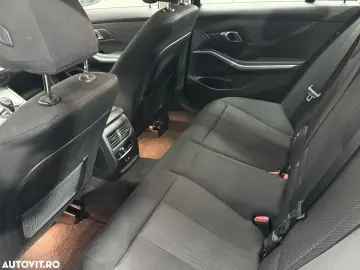 BMW Seria 3 320d xDrive AT Advantage