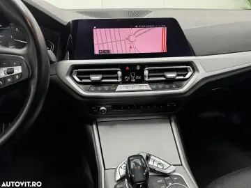 BMW Seria 3 320d xDrive AT Advantage