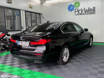 BMW Seria 5 530i xDrive AT MHEV