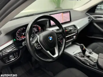 BMW Seria 5 530i xDrive AT MHEV