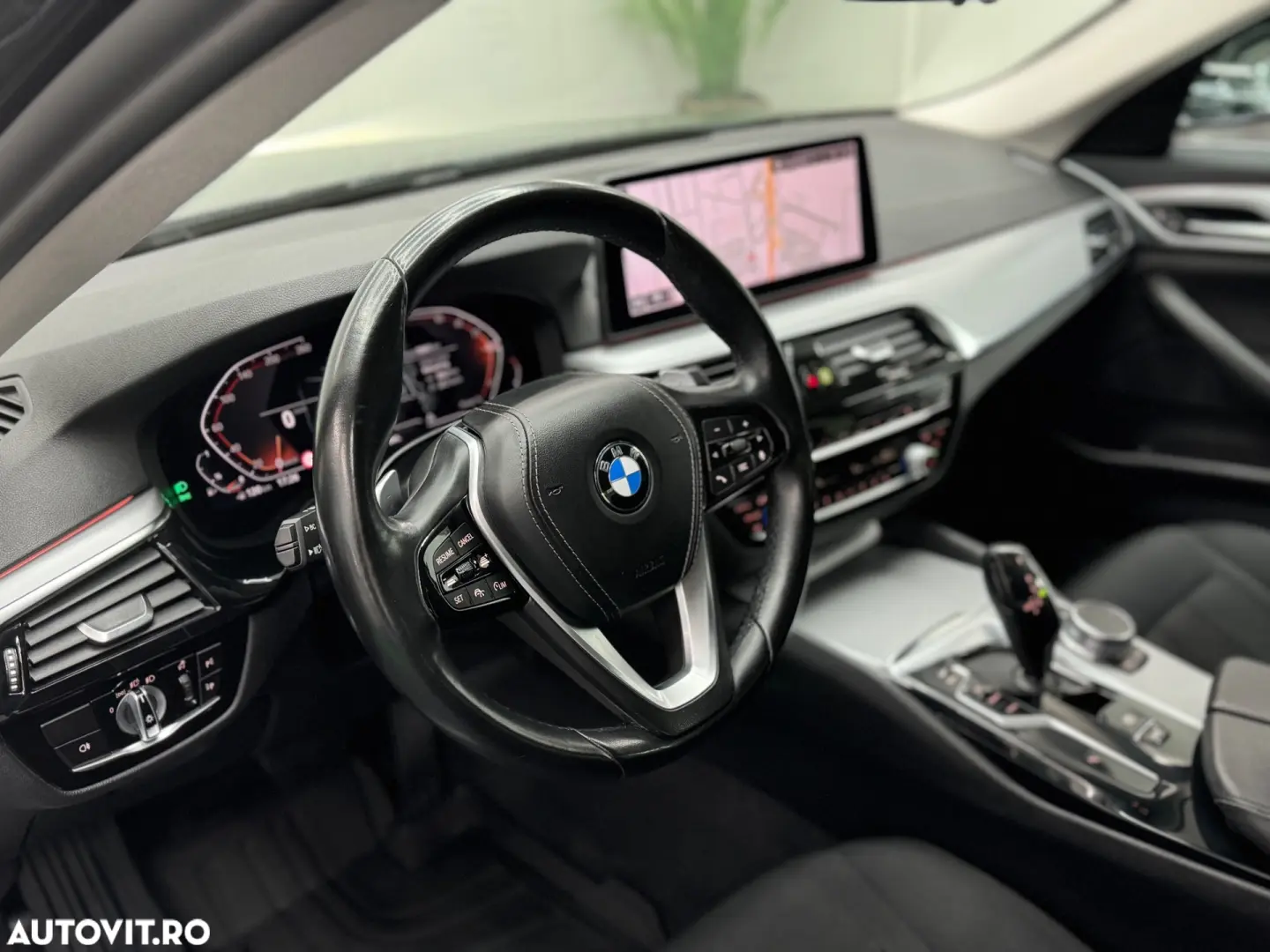 BMW Seria 5 530i xDrive AT MHEV