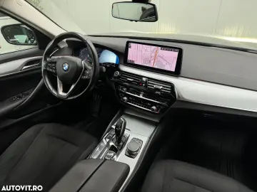 BMW Seria 5 530i xDrive AT MHEV
