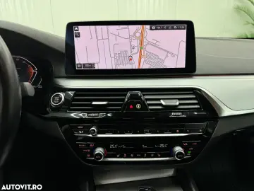 BMW Seria 5 530i xDrive AT MHEV