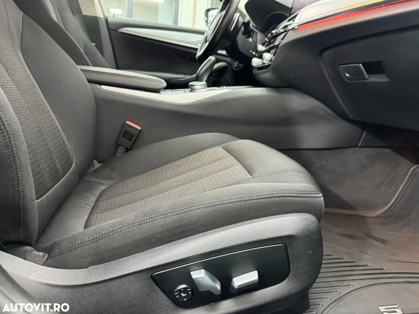 BMW Seria 5 530i xDrive AT MHEV