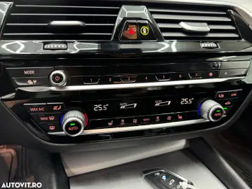 BMW Seria 5 530i xDrive AT MHEV