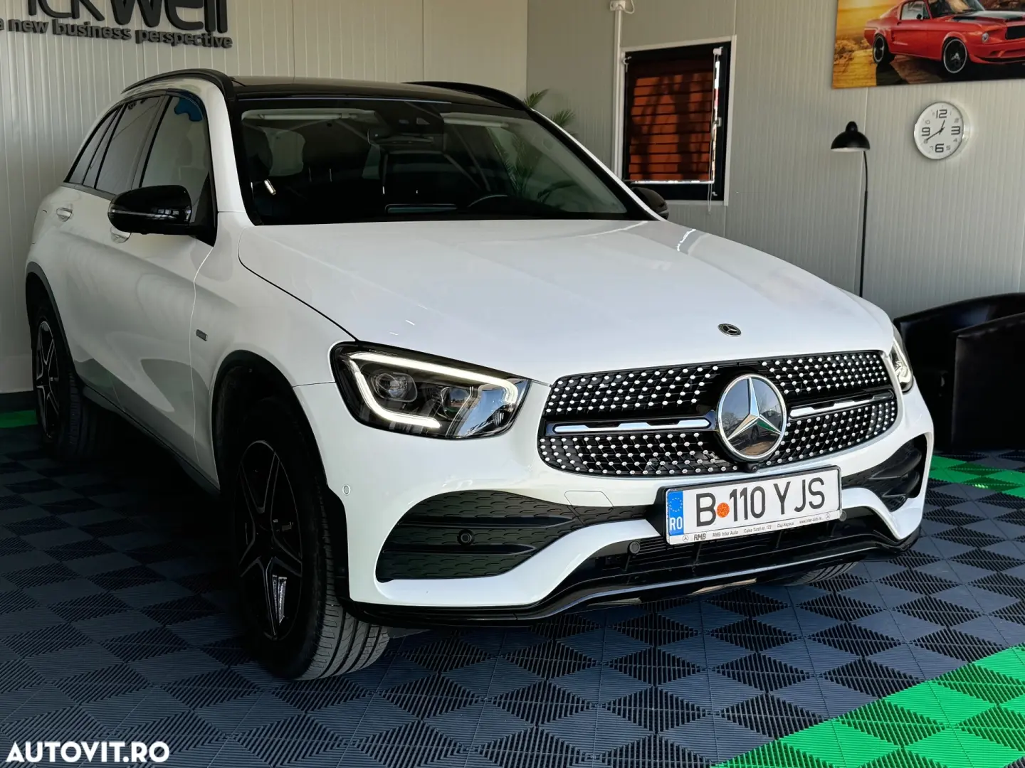 Mercedes-Benz GLC ver-300-e-4matic