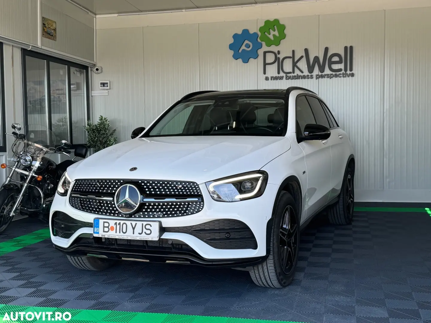 Mercedes-Benz GLC ver-300-e-4matic