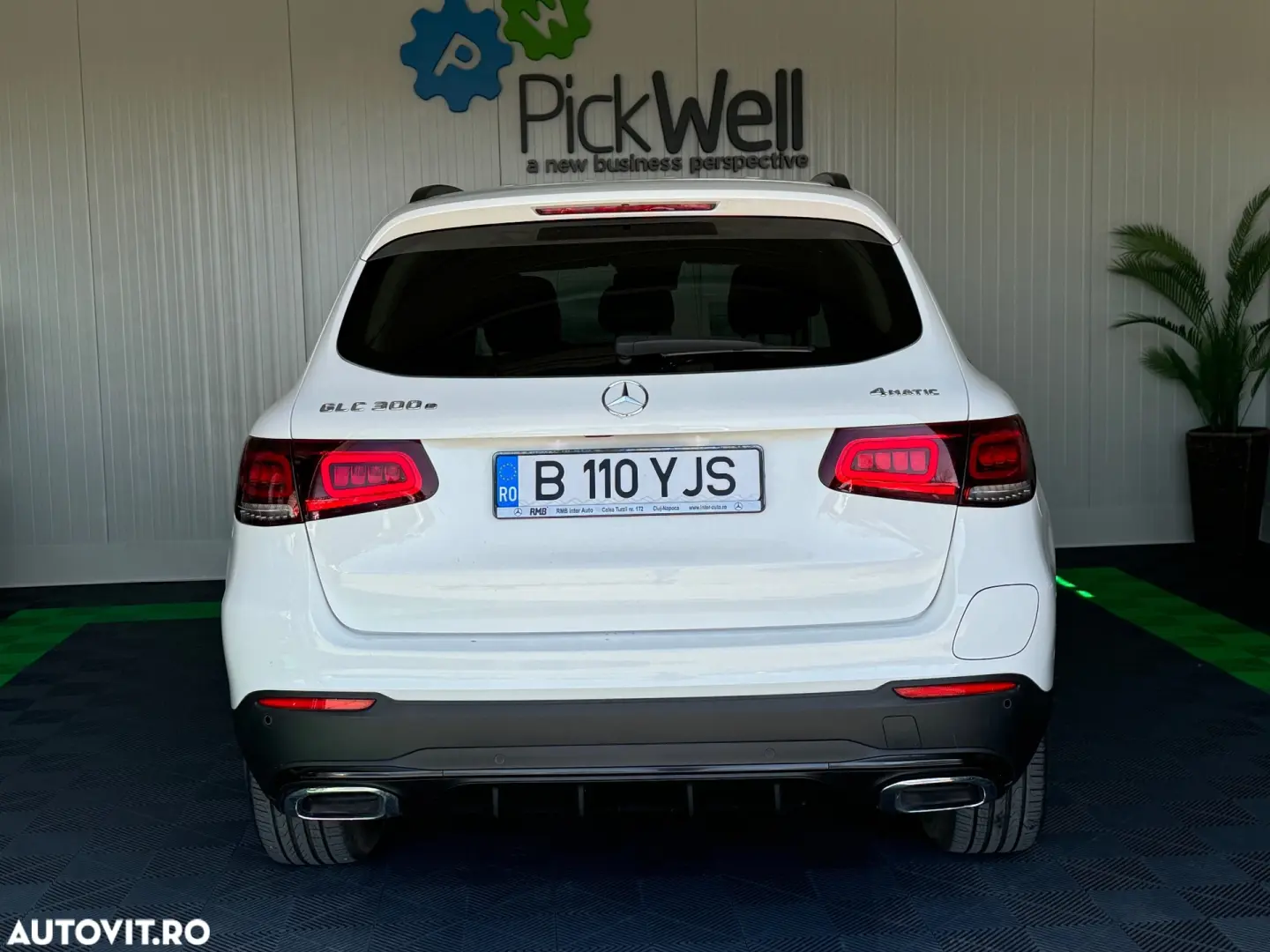 Mercedes-Benz GLC ver-300-e-4matic