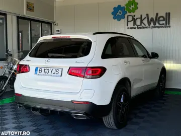 Mercedes-Benz GLC ver-300-e-4matic