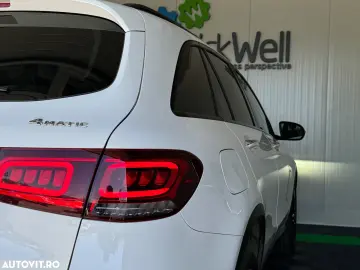 Mercedes-Benz GLC ver-300-e-4matic