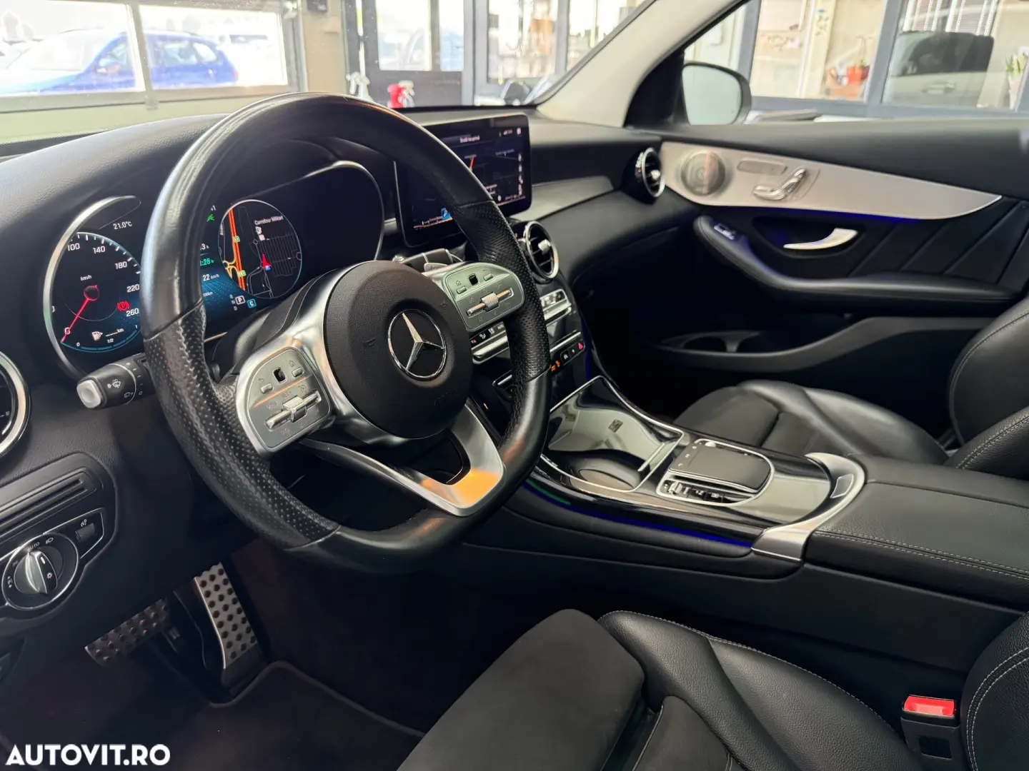 Mercedes-Benz GLC ver-300-e-4matic