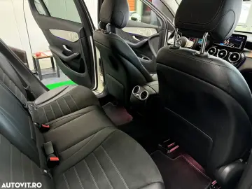 Mercedes-Benz GLC ver-300-e-4matic